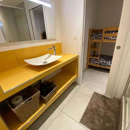 Apartman A Avec Parking, Wifi Et Acces Direct - Fr-1-374-219 *